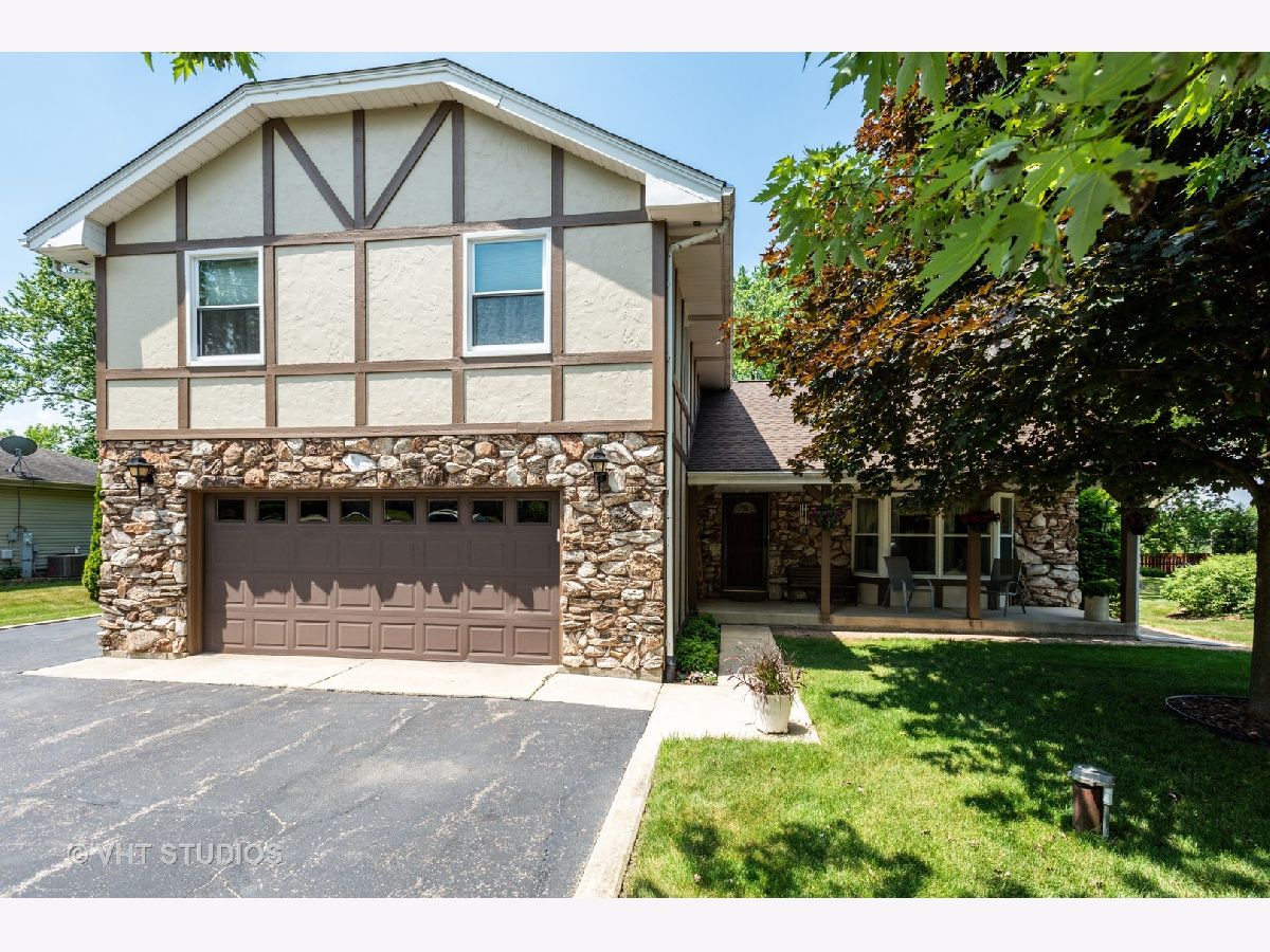 Homes Sold Pearsons Knollcrest Roselle Illinois, 6N724 Pearson