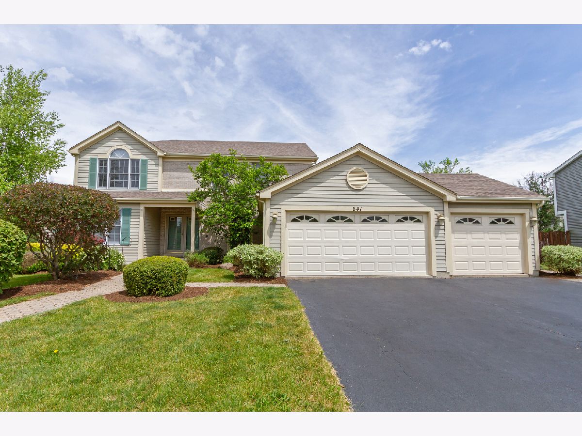 Homes Rented Royal Hill Algonquin Illinois, 841 Bristol