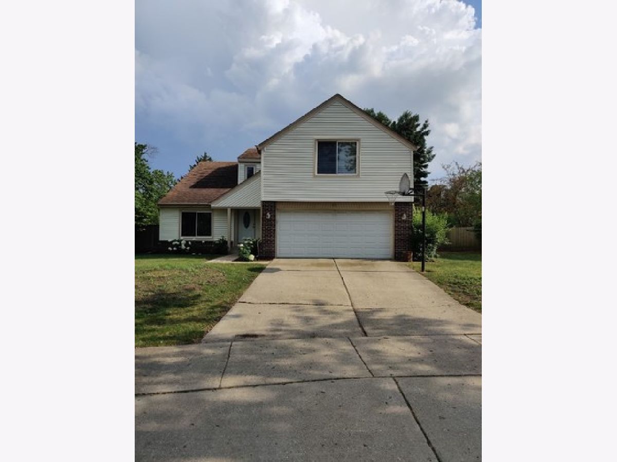 Homes Rented Northwoods Buffalo Grove Illinois, 612 Buckthorn