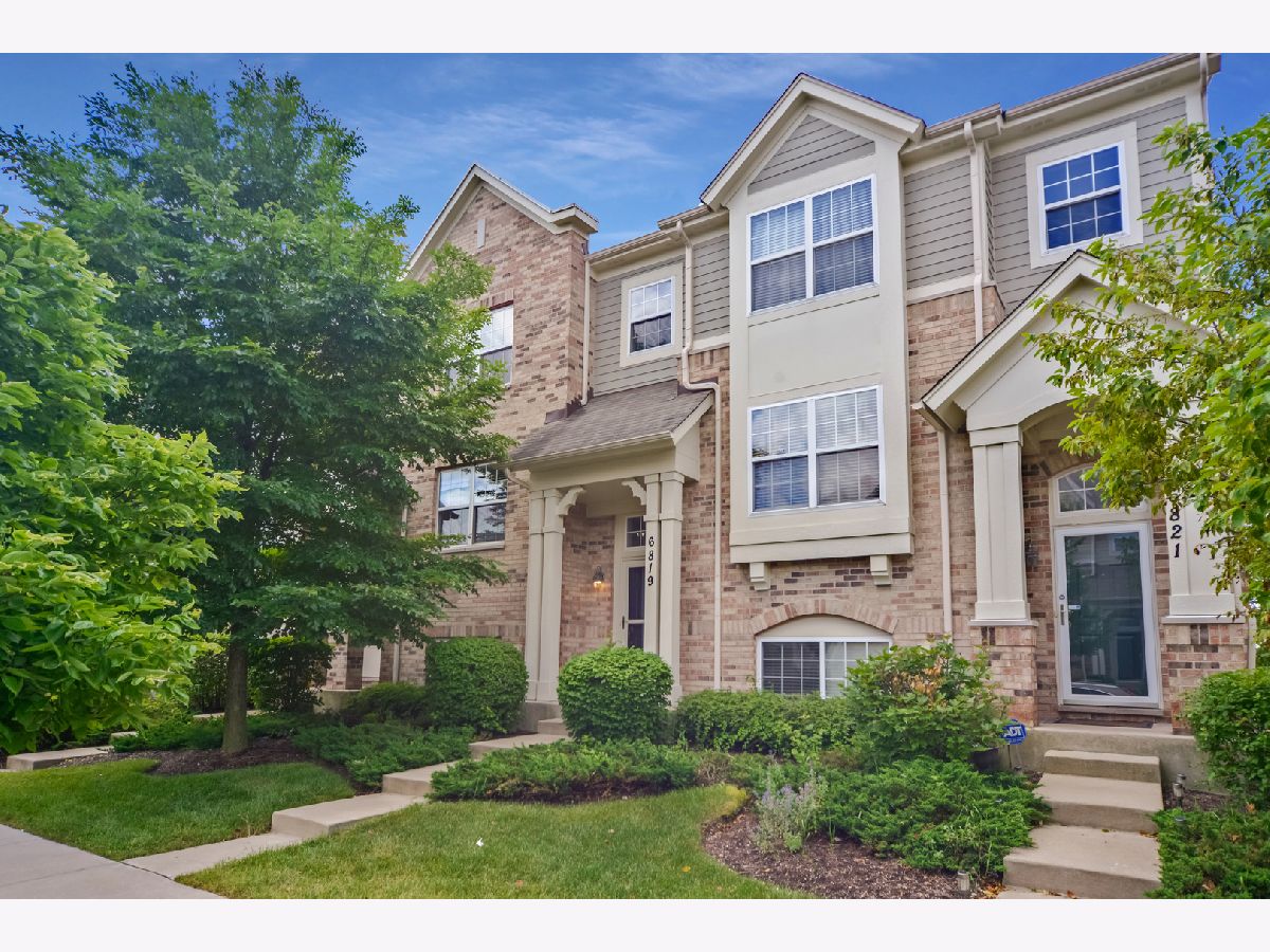 Condos & Townhomes Sold Trafalgar Woods Townhomes Morton Grove Illinois, 6819 Prairie