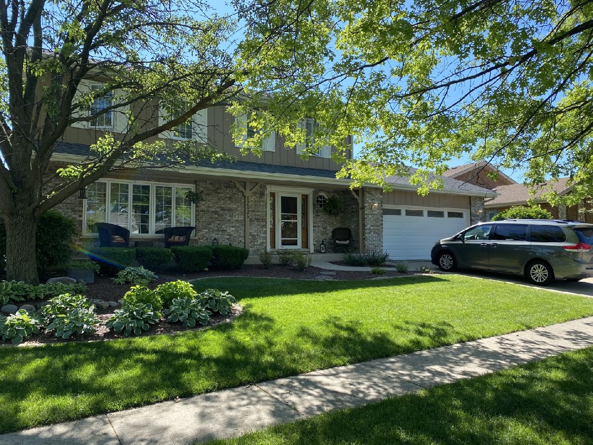 Homes Sold Pottawatomie Tinley Park Illinois, 17525 Navajo Trace