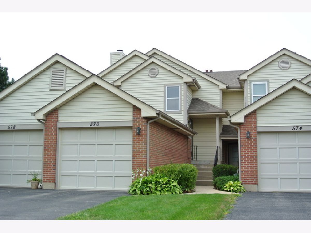 Townhomes & Condos Rented Windgate Arlington Heights Illinois, 576 Windgate