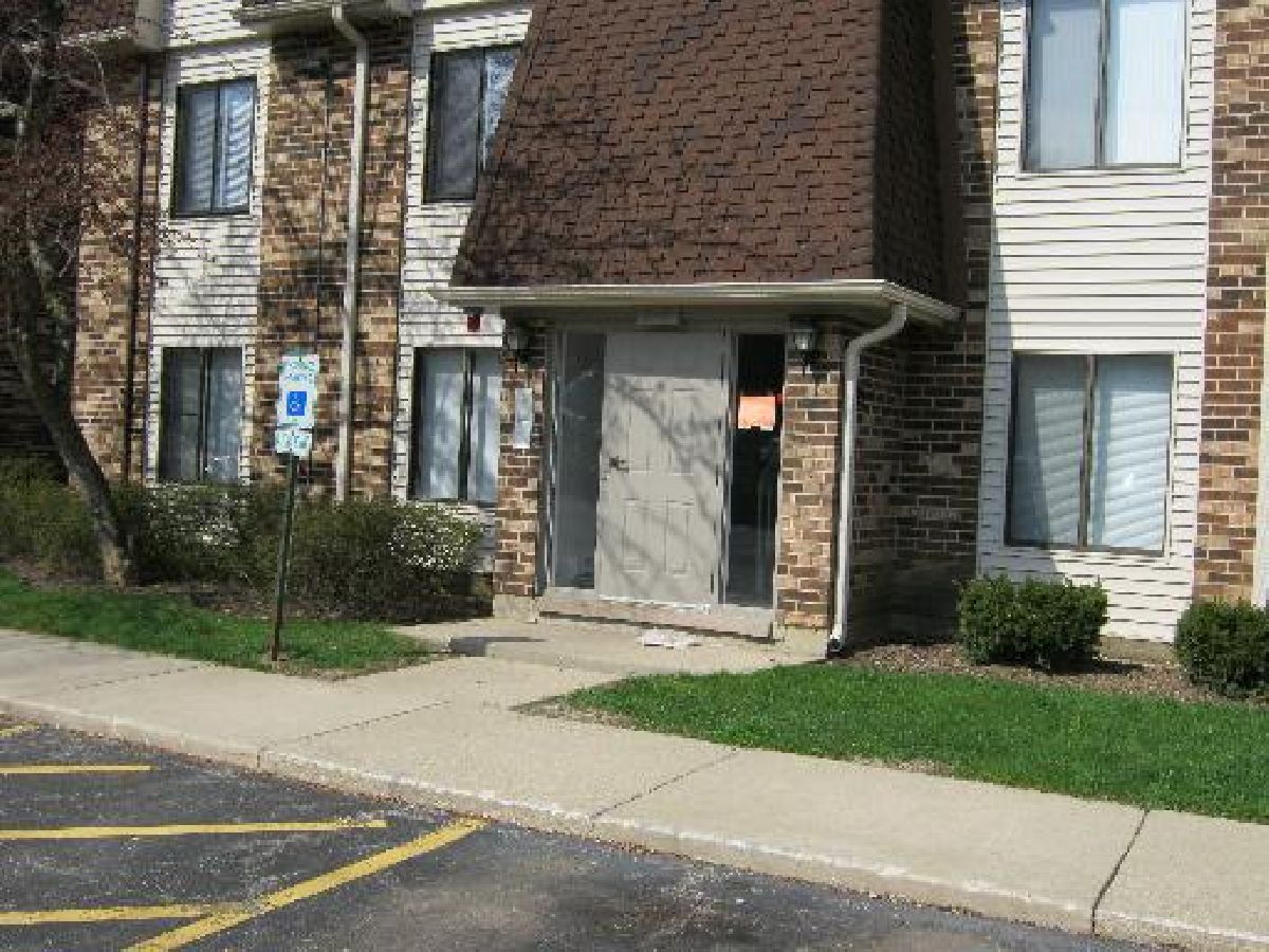 Condominiums Rented Court Of Shorewood Vernon Hills Illinois, 209 Court Of Shorewood