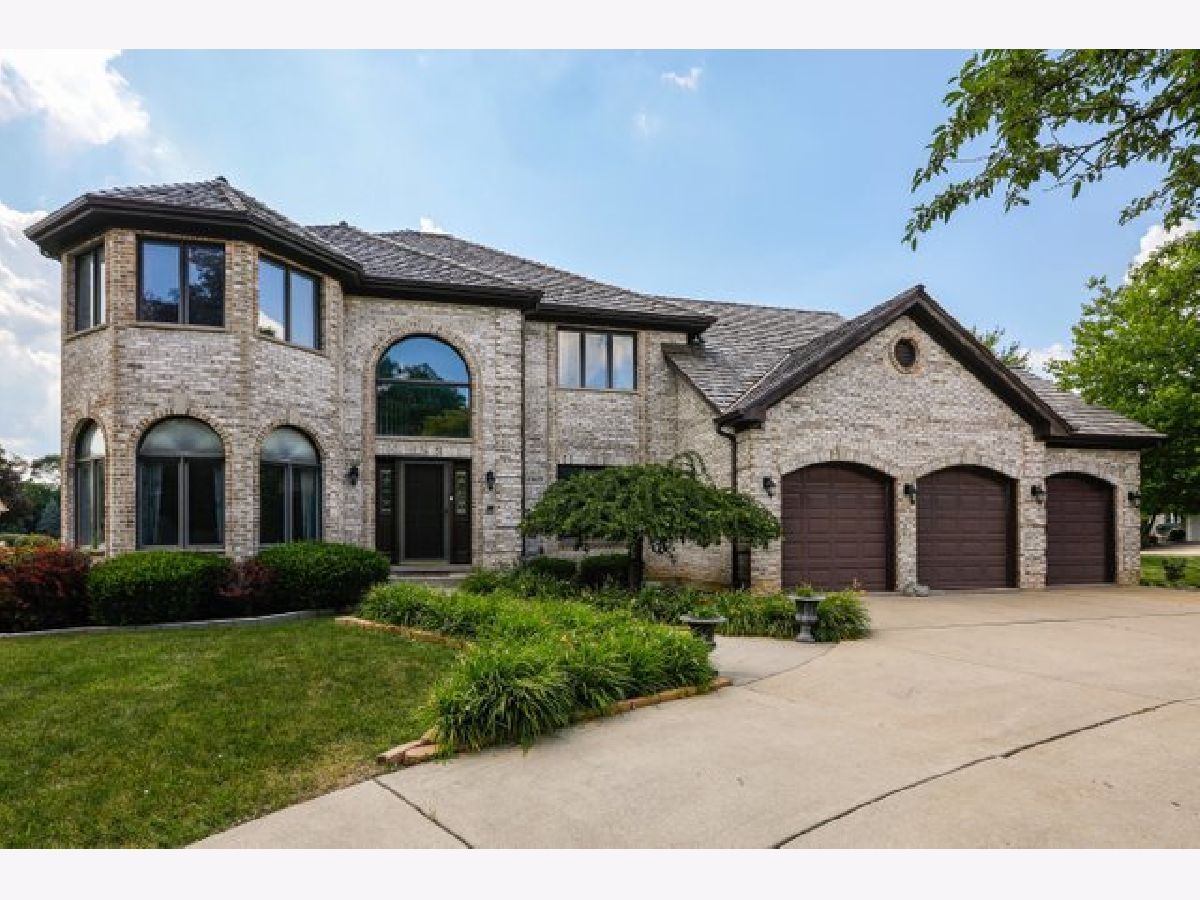 Homes Sold Far Hills Bartlett Illinois, 1600 Far Hills