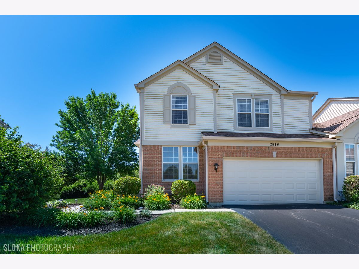 Townhomes Sold Creekside Villas Algonquin Illinois, 2819 Waterfront