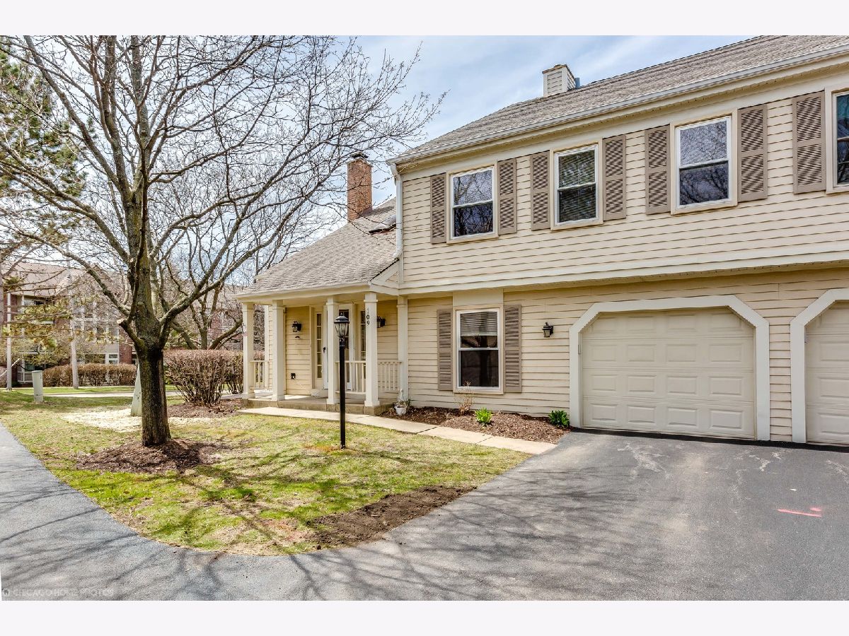 Townhomes Rented College Hill Rolling Meadows Illinois, 109 College Crossing