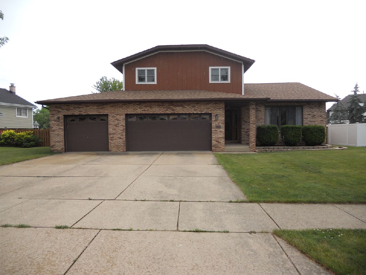Homes Sold Whispering Pines Lockport Illinois, 16707 Primrose