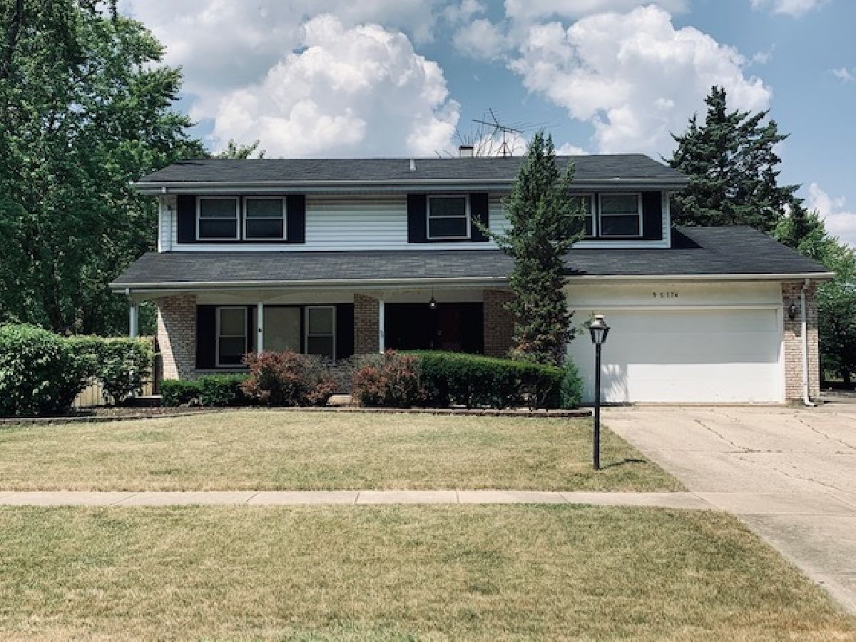 Homes & Condominiums Rented Hinswood Darien Illinois, 9S174 Nantucket