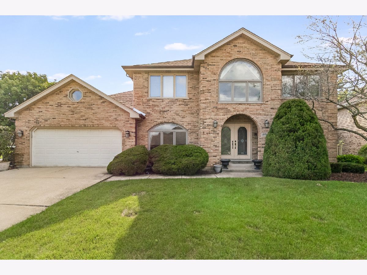 Homes Sold Meadowcrest Homer Glen Illinois, 16906 Meadowcrest