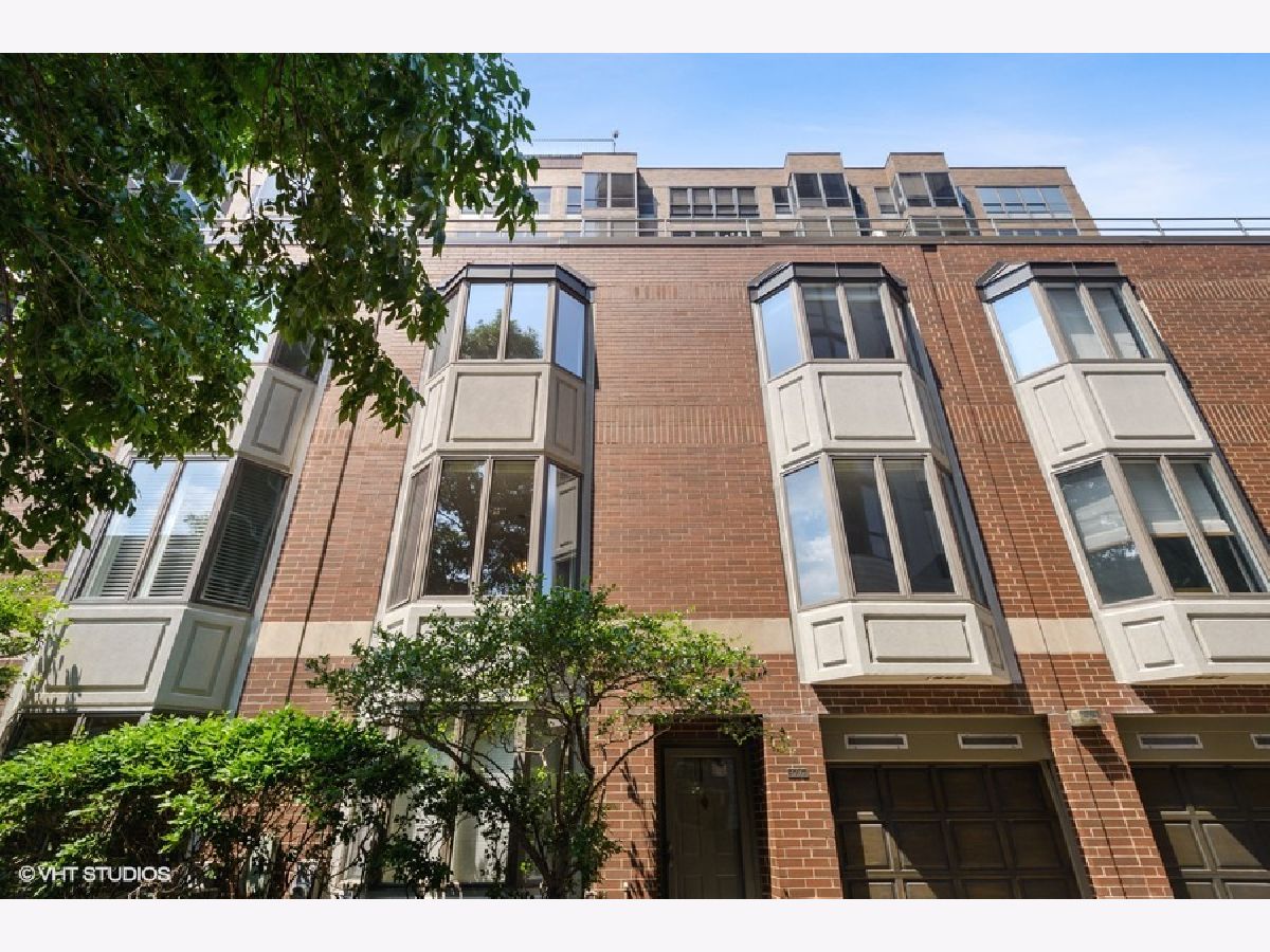 Townhomes Rented Eugenie Terrace Chicago Illinois, 1740 Clark