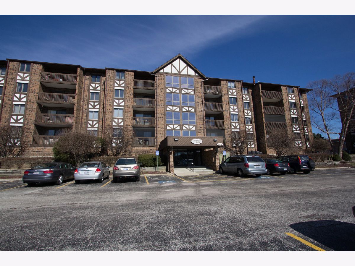 Condominiums Rented Lawncastle Cove Oak Lawn Illinois, 10420 Circle