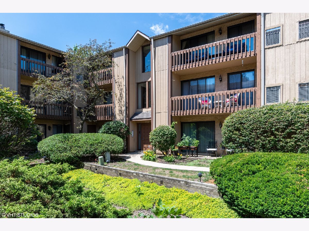 Condominiums Sold Pembrooke Courts Naperville Illinois, 111 Olesen