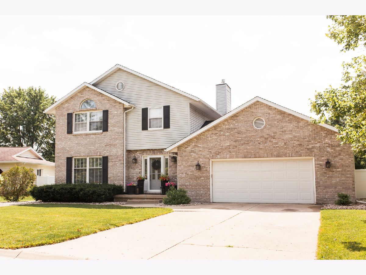 Homes & Condos & Townhomes Sold Gracefield Ottawa Illinois, 2602 Mara
