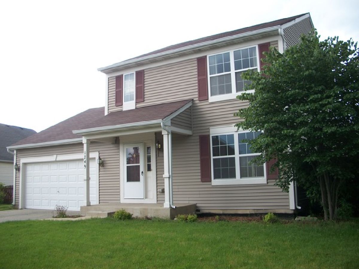 Homes & Townhomes Rented Foxmoor Montgomery Illinois, 1749 Newport