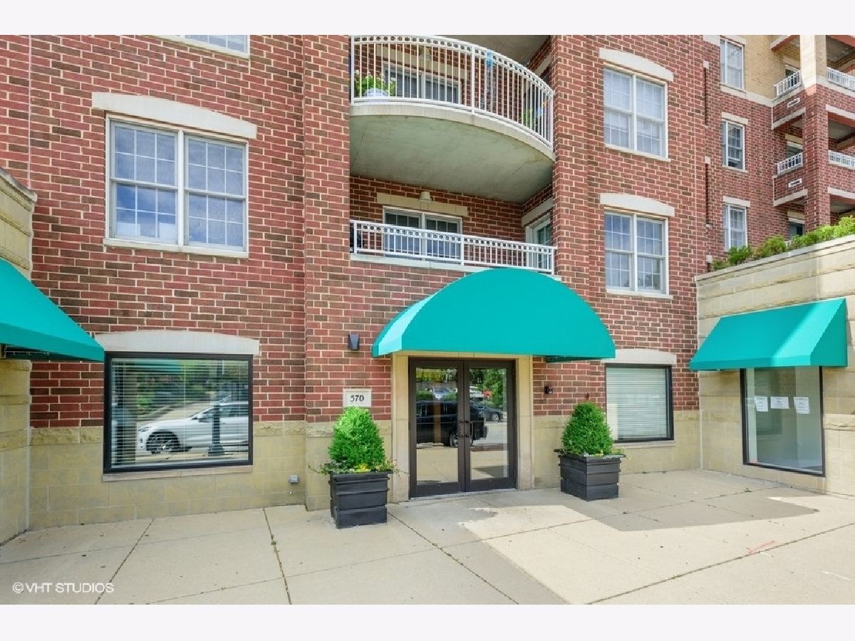 Condominiums Sold Glenstone Glen Ellyn Illinois, 570 Crescent
