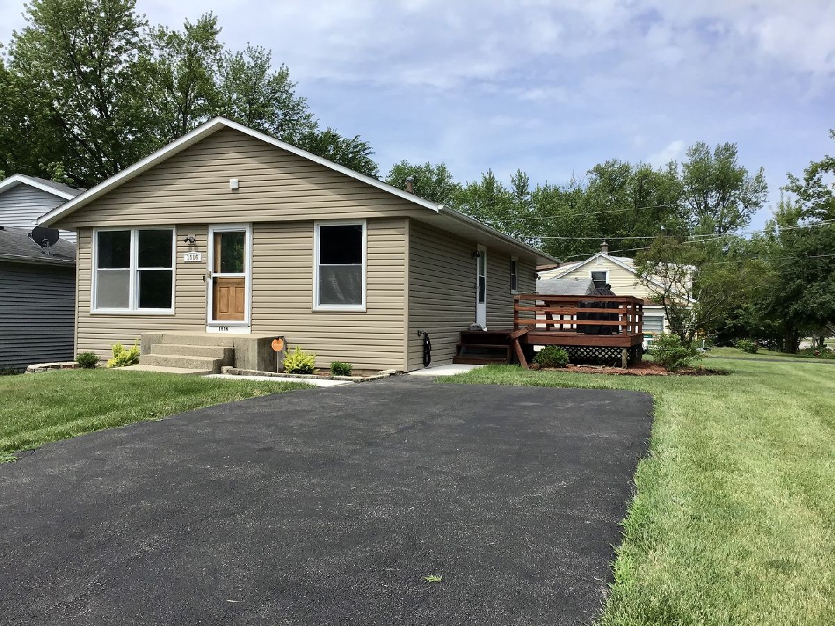 Homes Rented Sunset Addition Round Lake Beach Illinois, 1516 Goldenrod