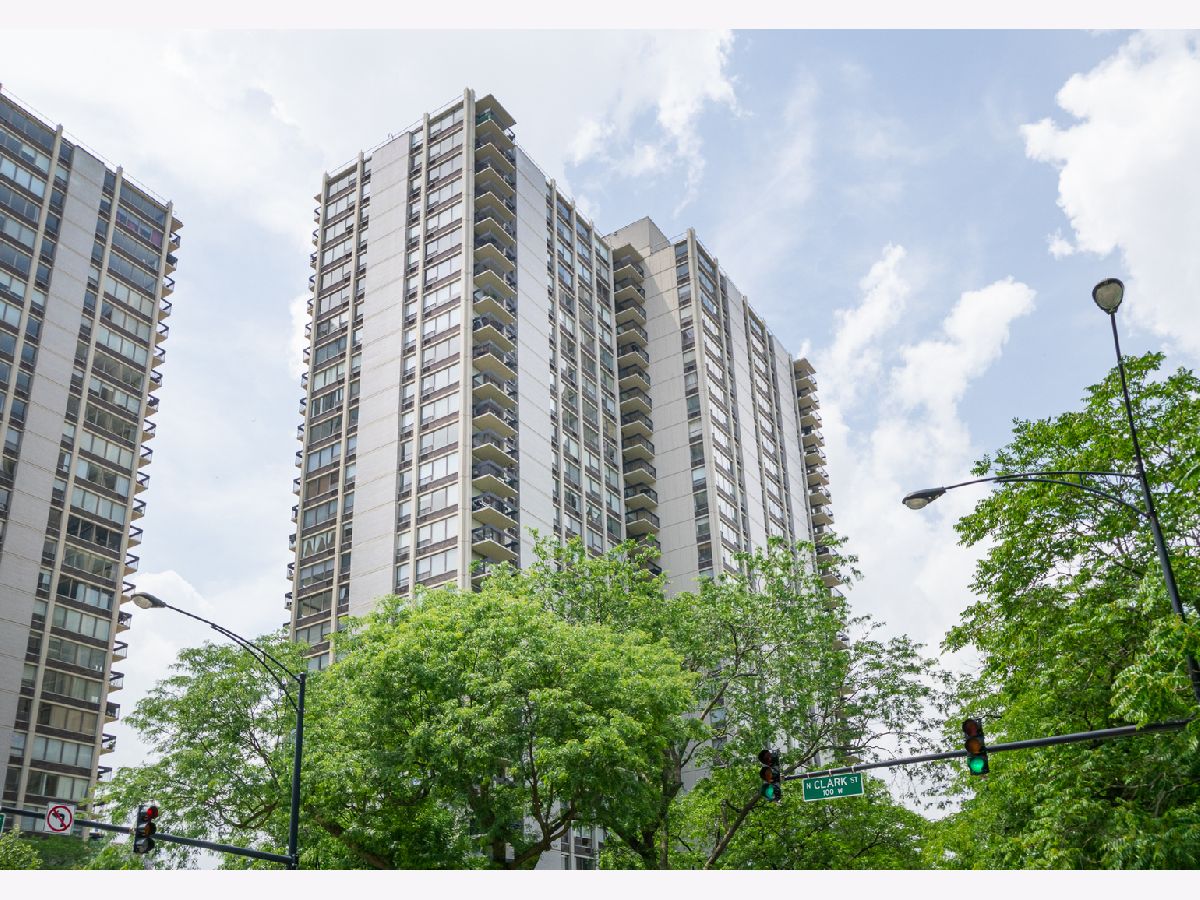 Condominiums Sold Cummings House Chicago Illinois, 1360 Sandburg