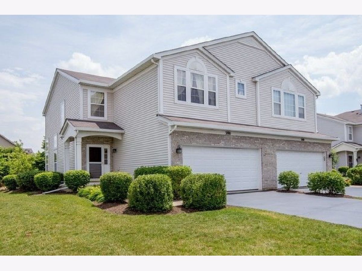 Townhomes & Condos Rented Princeton Crossing Lake In The Hills Illinois, 3190 Ronan