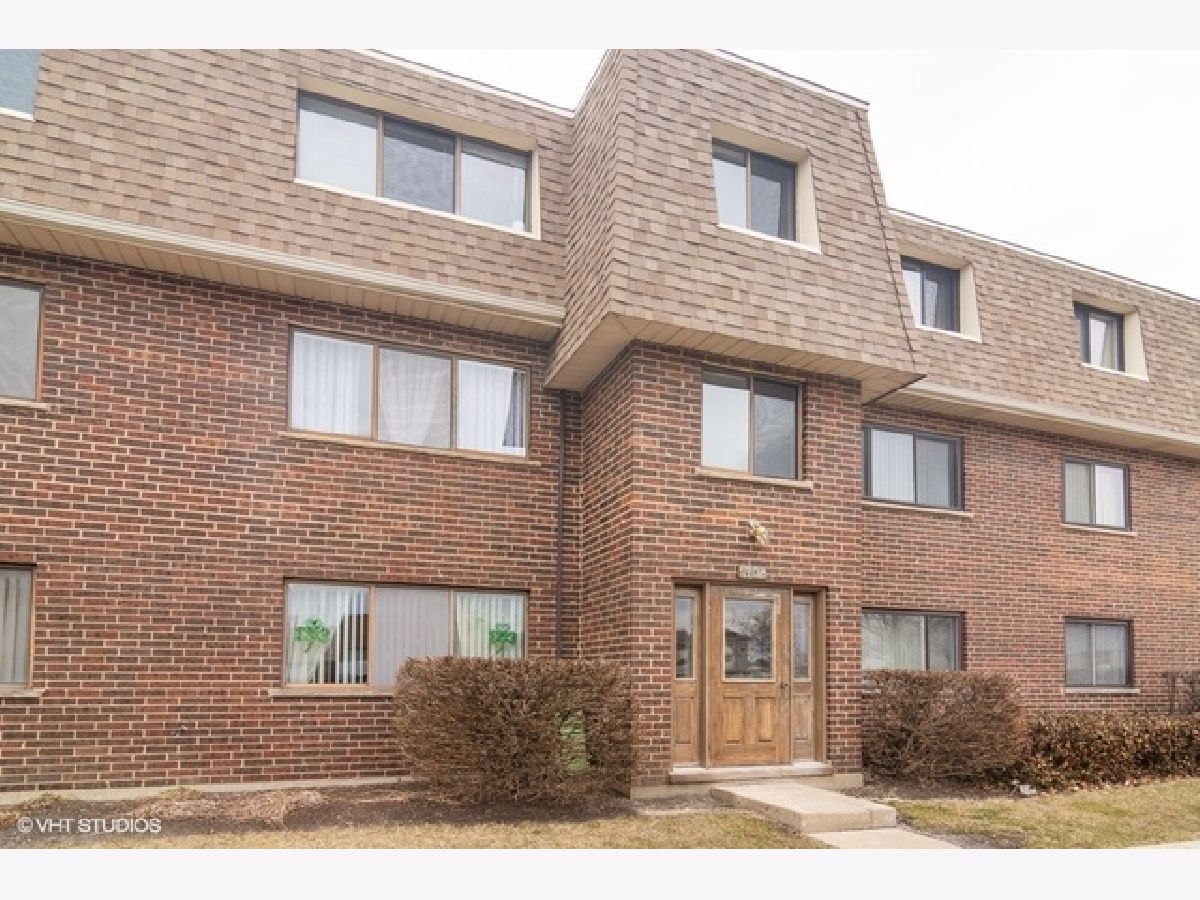 Condominiums Sold Long Valley Palatine Illinois, 1402 Carol