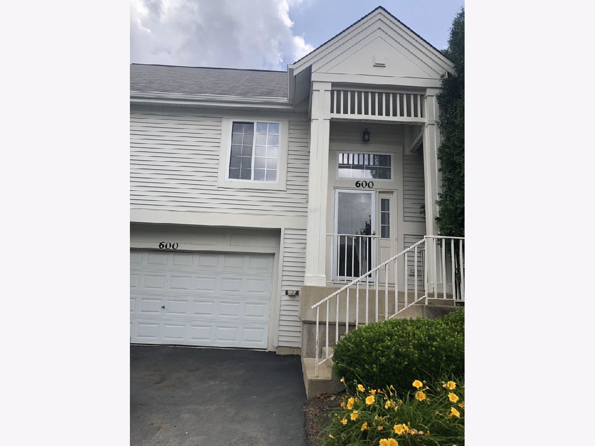 Homes & Townhomes & Condos Rented Madrona Village Round Lake Illinois, 600 Rosehall