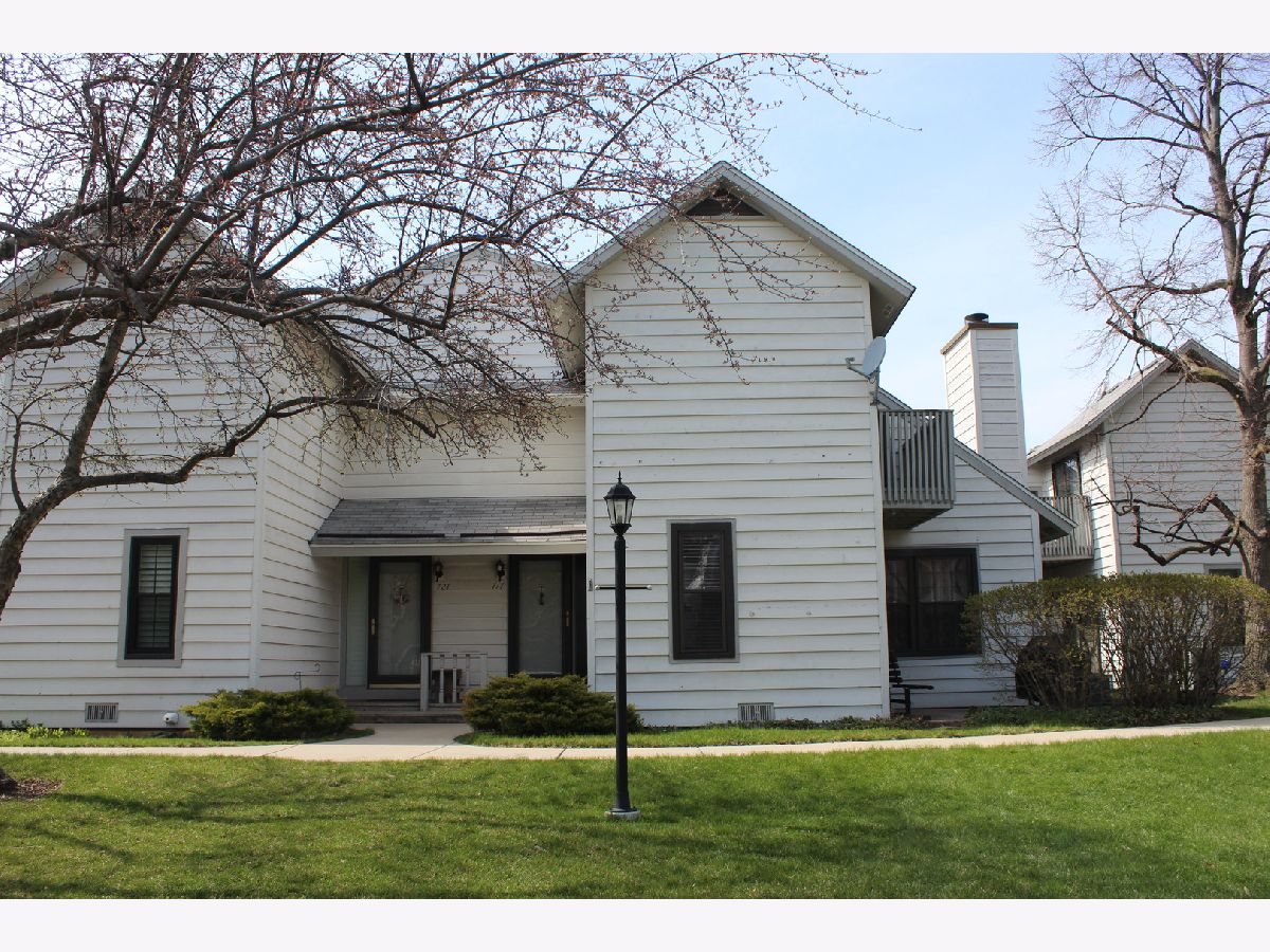 Heather Ridge Gurnee IL, Townhomes & Condos & Homes For Sale & For Rent