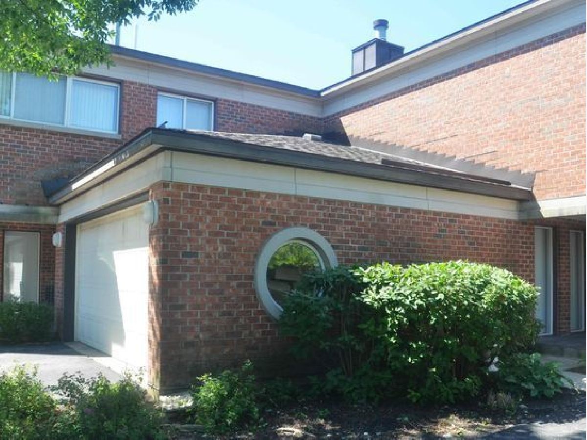 Condos & Townhomes & Homes Rented Coromandel Deerfield Illinois, 335 Milford