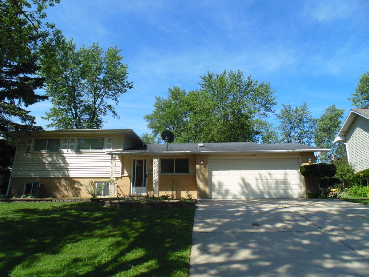 Homes Rented Timbercrest Schaumburg Illinois, 212 Sumac