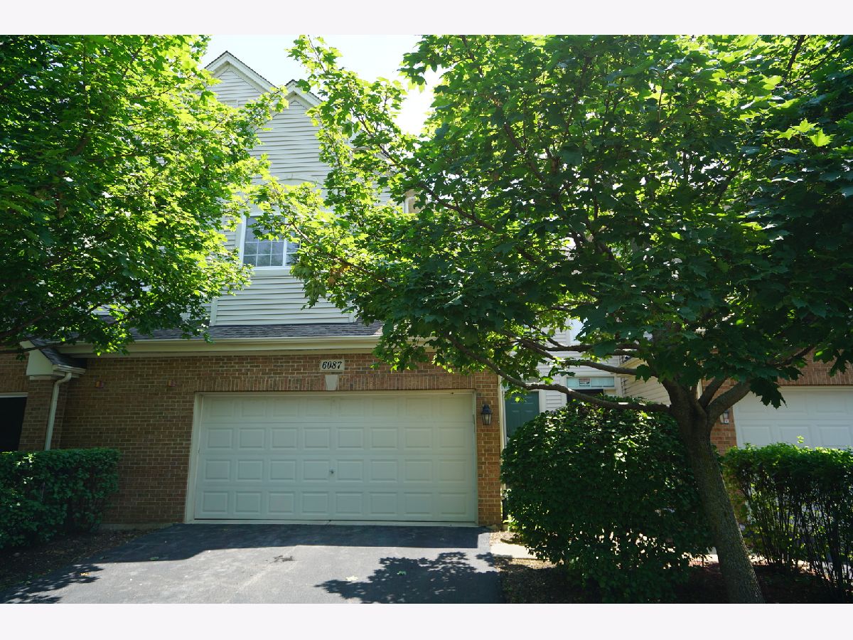 Townhomes & Condos Rented Canterbury Fields Hoffman Estates Illinois, 6087 Canterbury