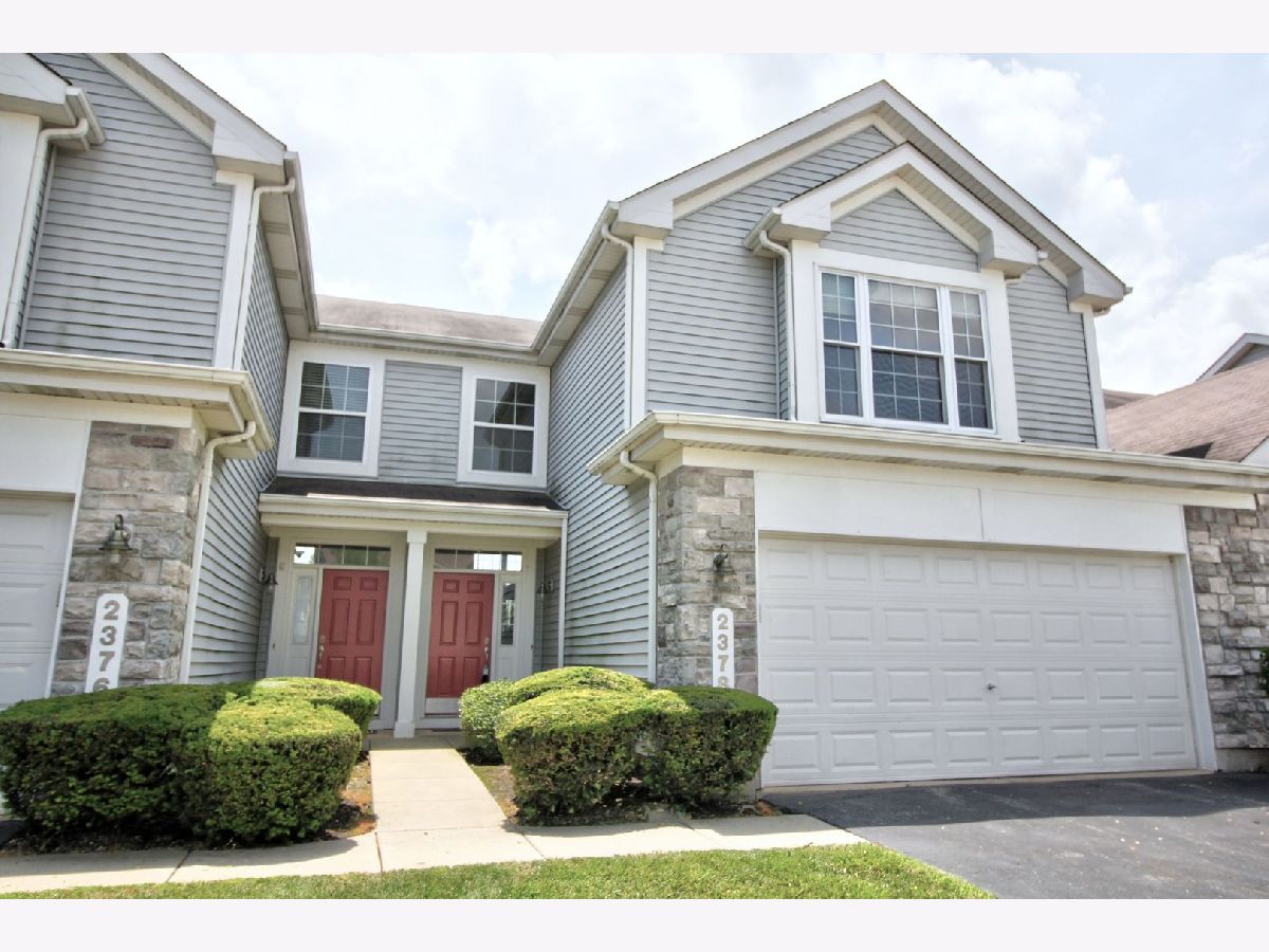 Townhomes & Homes Rented Georgetown Commons Aurora Illinois, 2378 Georgetown