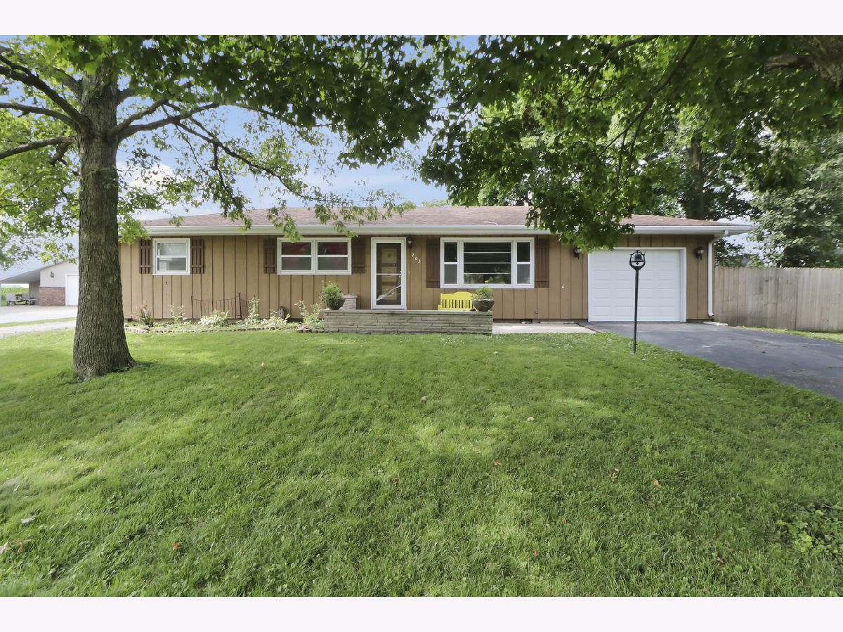 Homes Sold Davis Downs Pesotum Illinois, 203 Maple