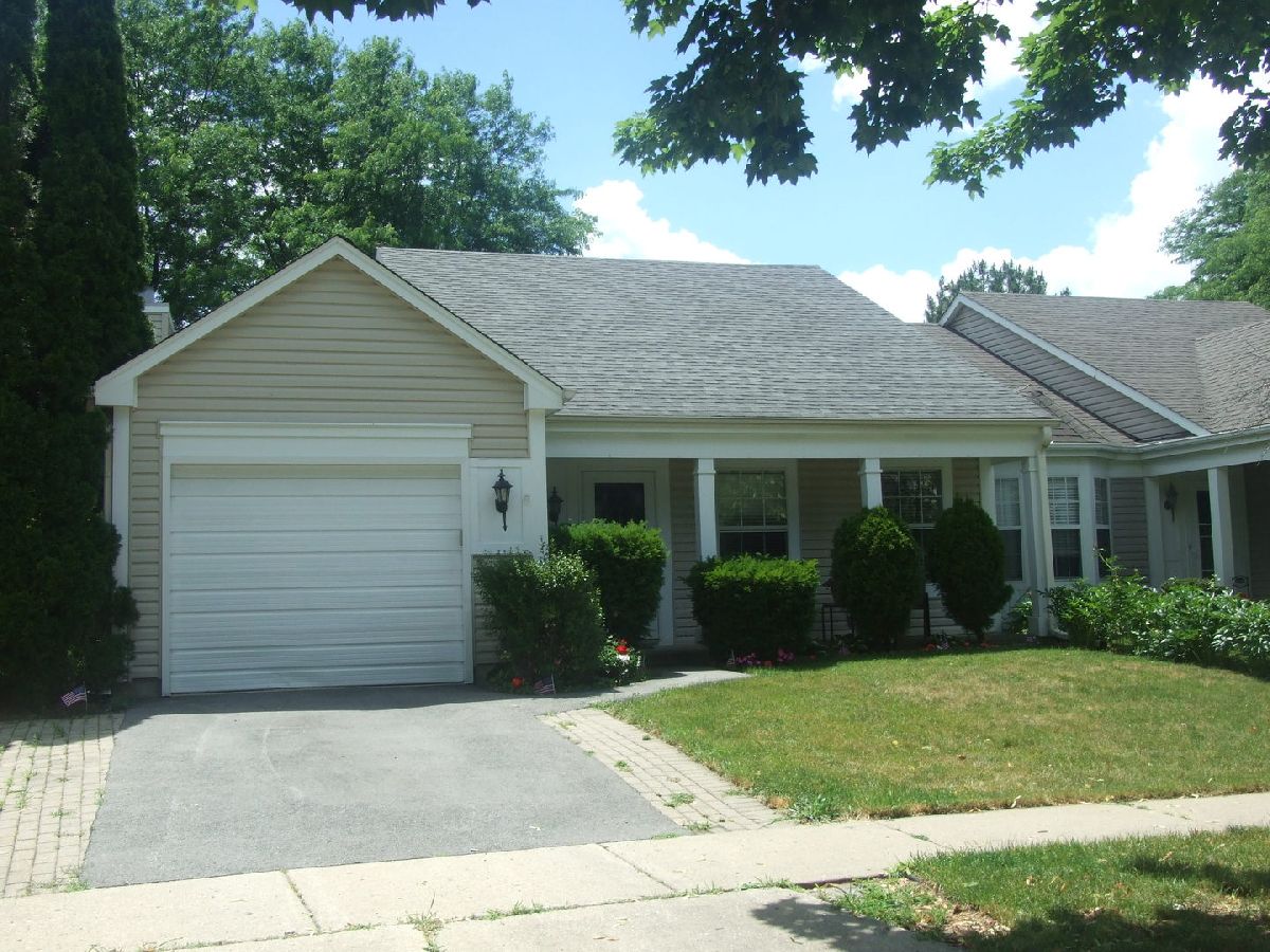 Homes & Condos & Townhomes Rented Cambridge West Mundelein Illinois, 1260 Huntington