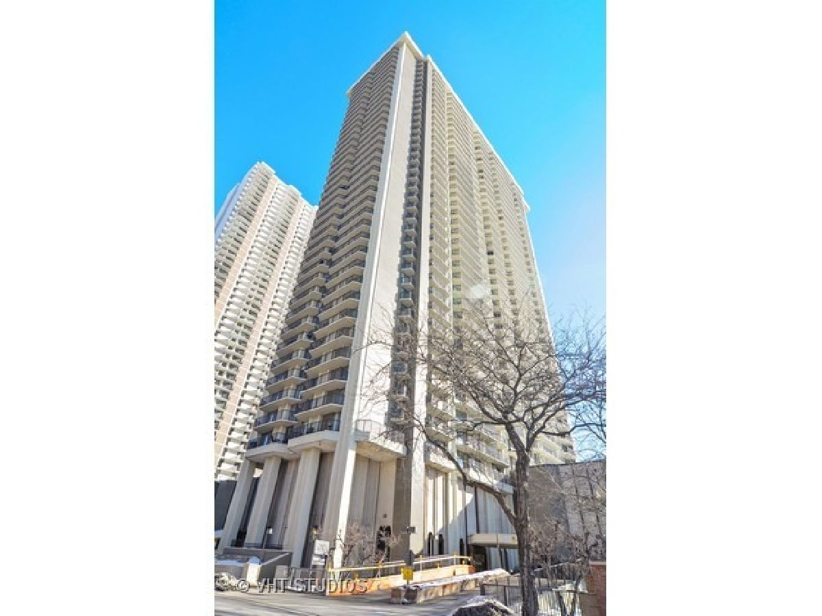 Condominiums Rented Malibu Chicago Illinois, 6007 Sheridan