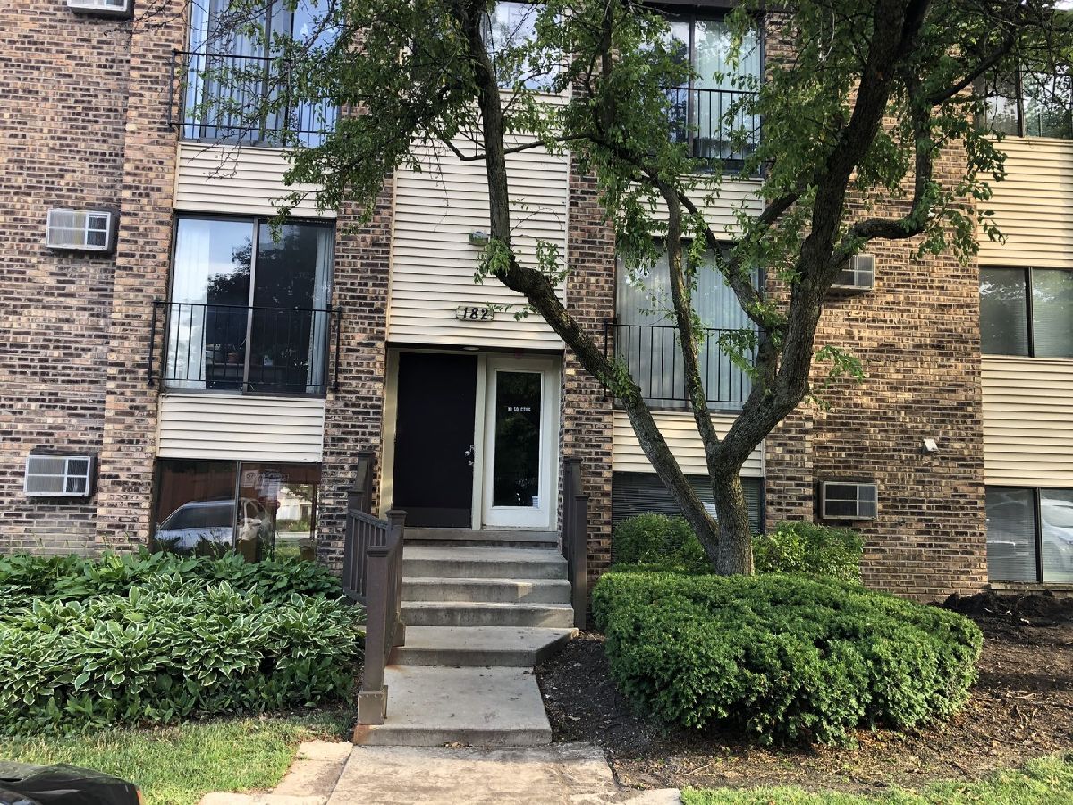 Condominiums Sold Willow Crest Glendale Heights Illinois, 182 Dunteman