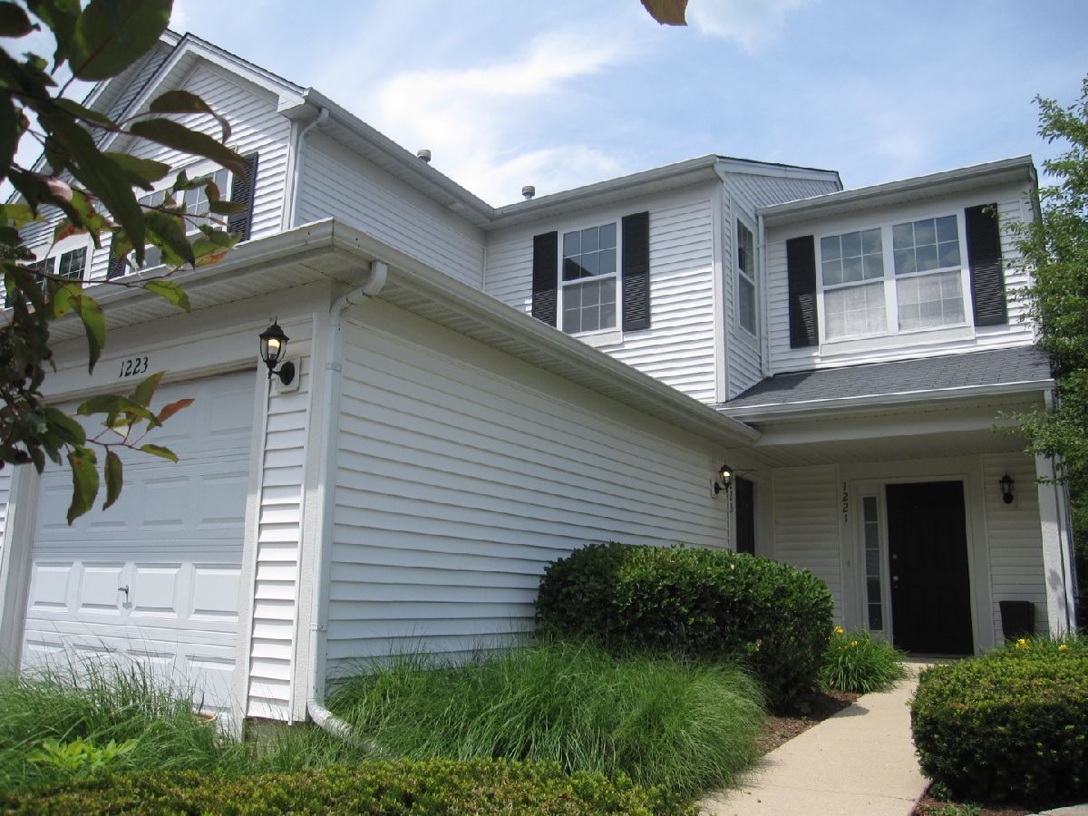 Townhomes & Homes Rented Aragon Carpentersville Illinois, 1221 Brookdale