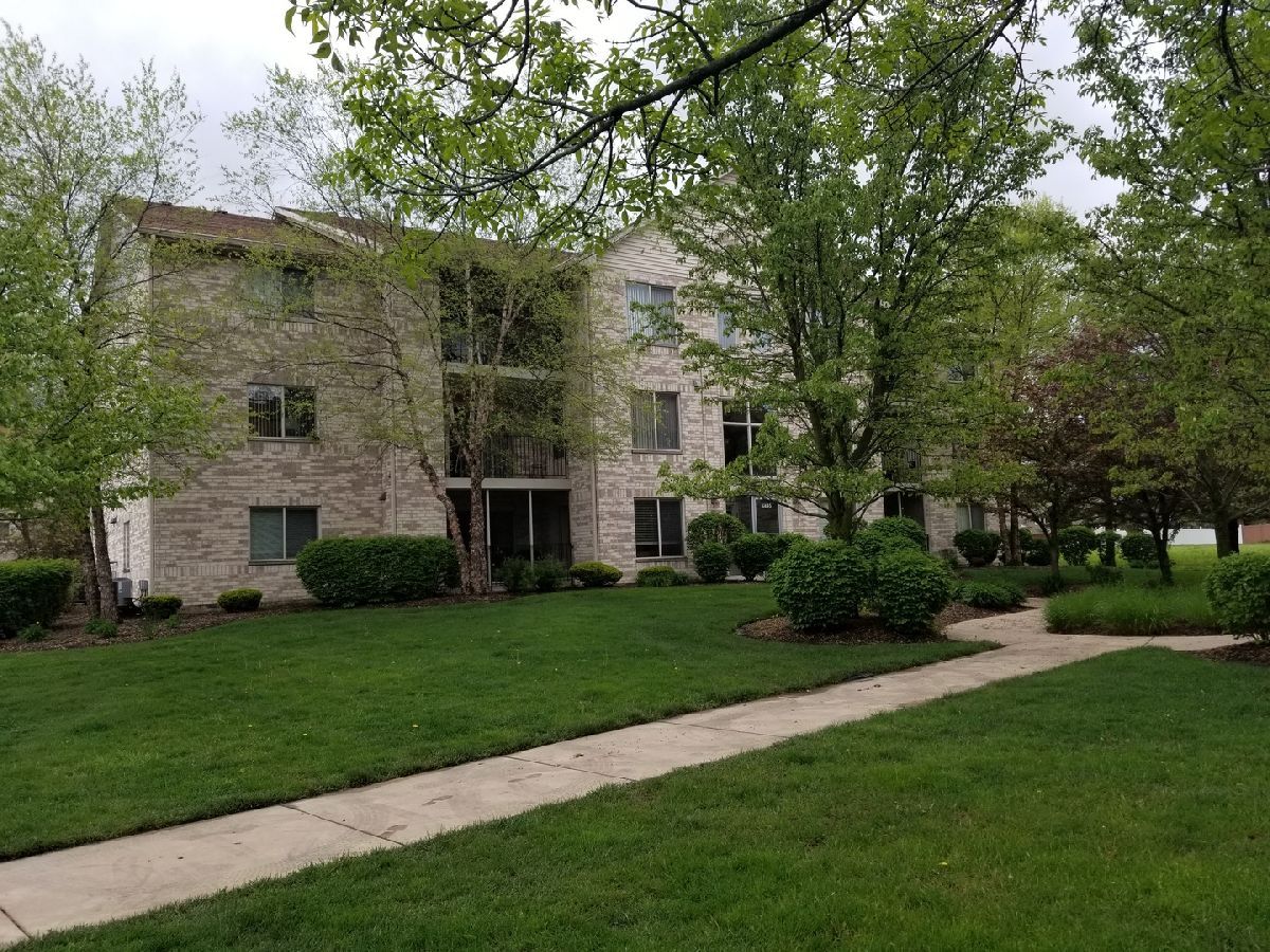 Condominiums Sold Sunchase Pointe Oak Forest Illinois, 6845 Forestview
