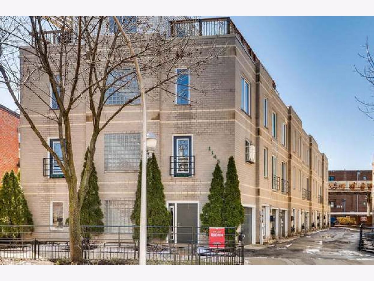 Condos & Townhomes Rented Newport Court Chicago Illinois, 1145 Newport