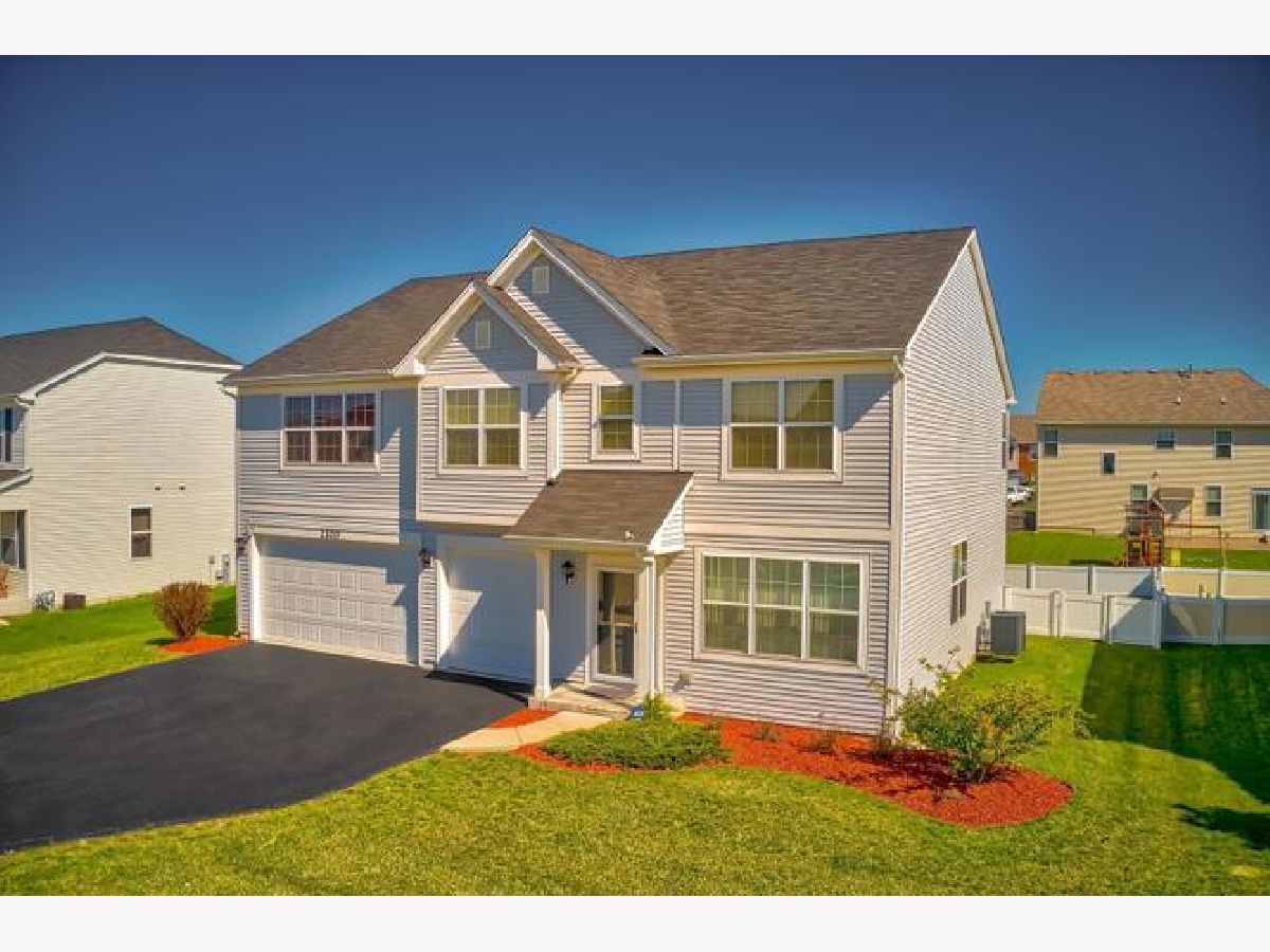 Homes Rented River Hills Bolingbrook Illinois, 2320 Brookstone