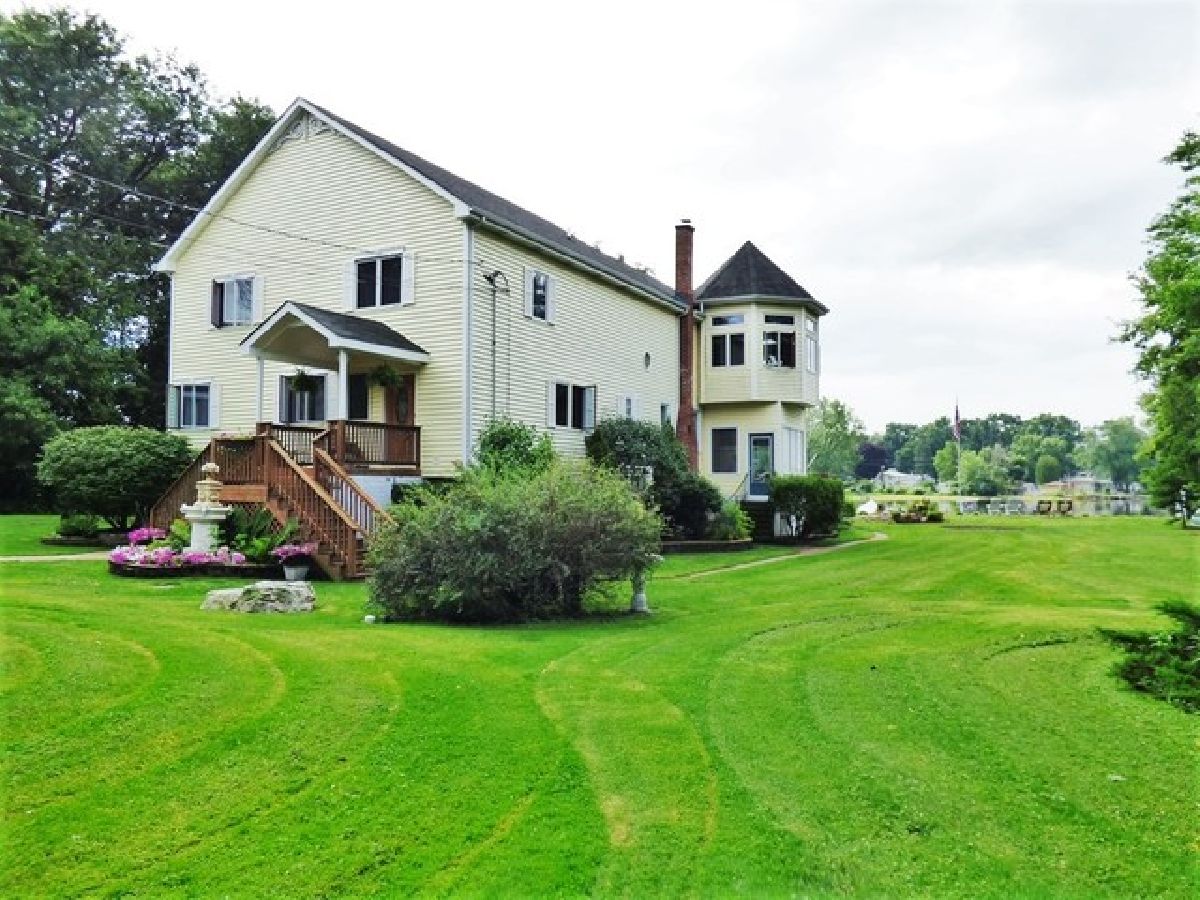 Homes Rented Spring Beach Cary Illinois, 1301 Tower