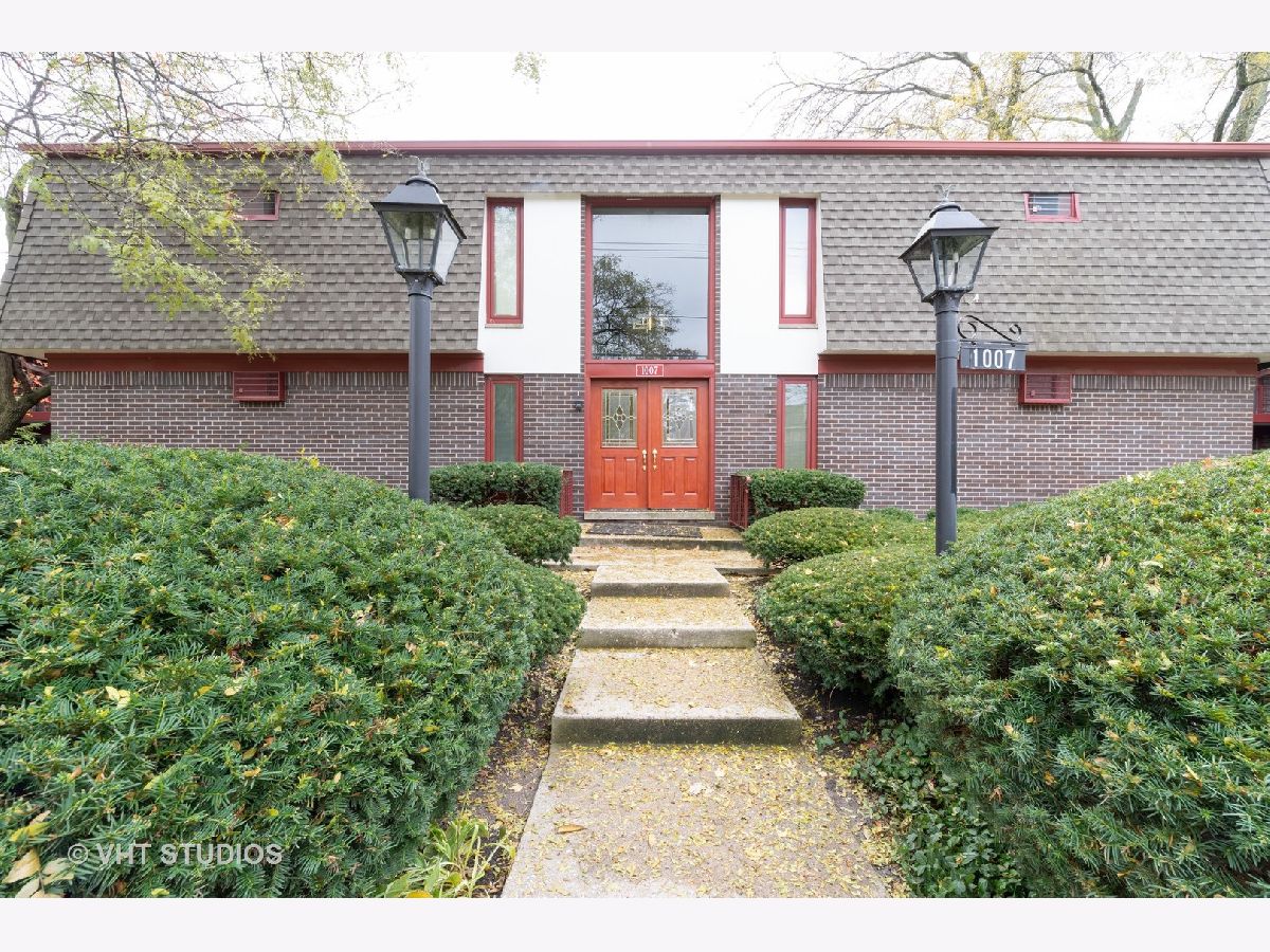Condos & Townhomes Sold The Regency Deerfield Illinois, 1007 Deerfield