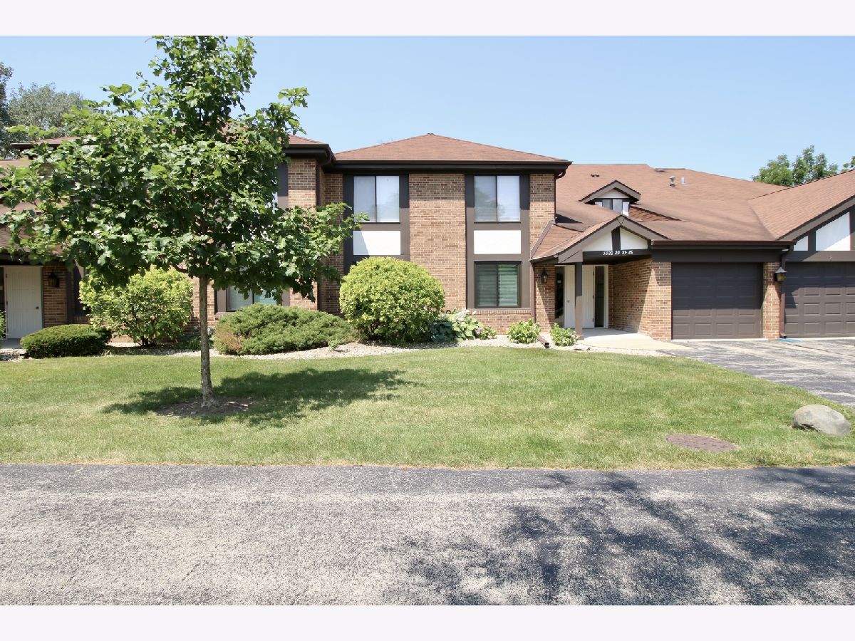 Condominiums & Homes Sold Villas Of Deer Creek Westmont Illinois, 5822 Doe