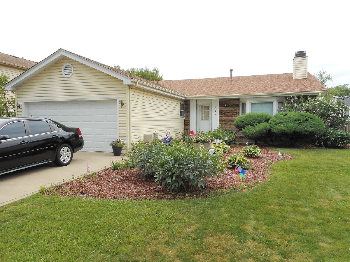 Homes Rented Windemere Elk Grove Village Illinois, 812 Cutter