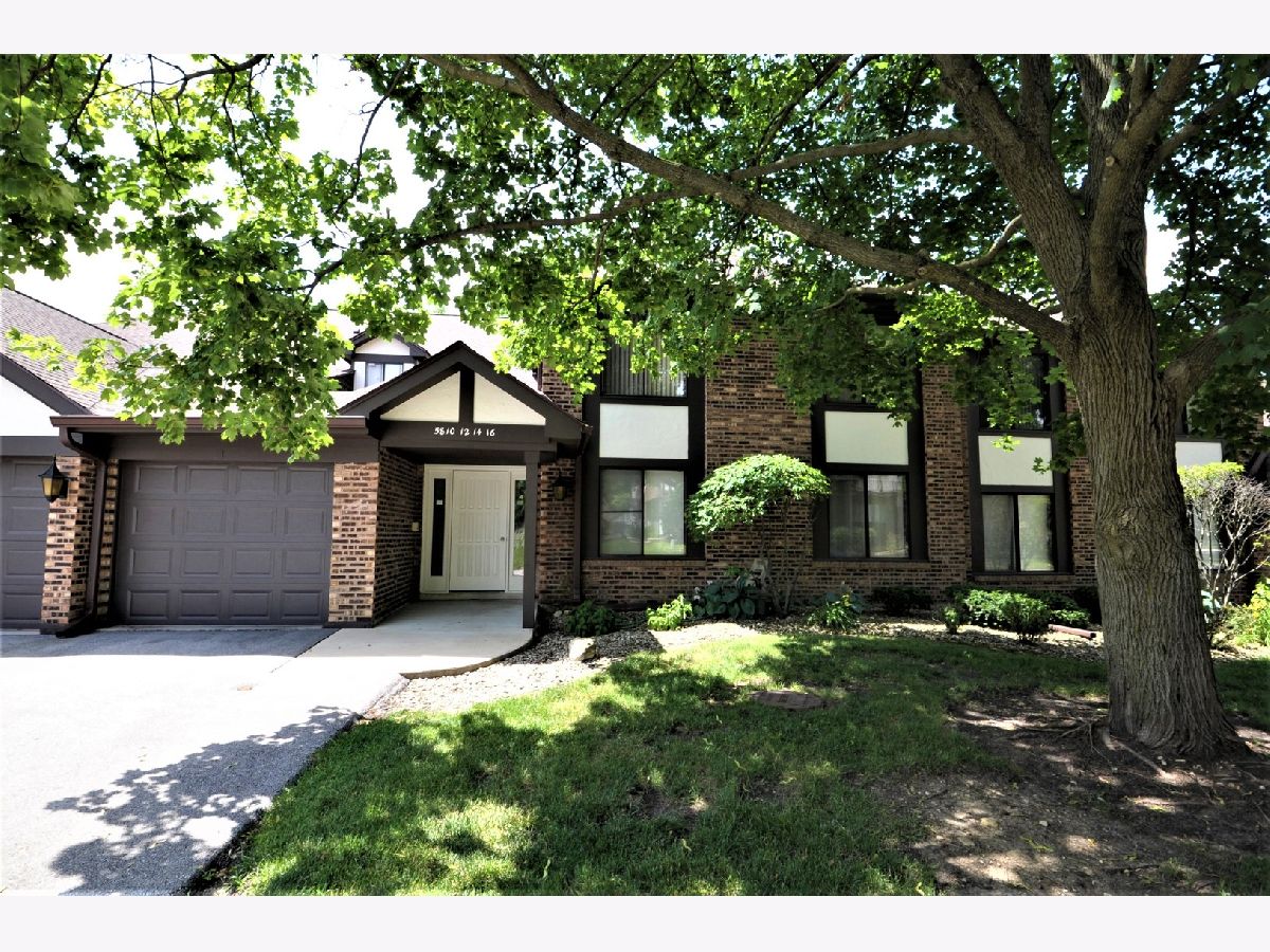 Condominiums & Homes Sold Villas Of Deer Creek Westmont Illinois, 5816 Doe