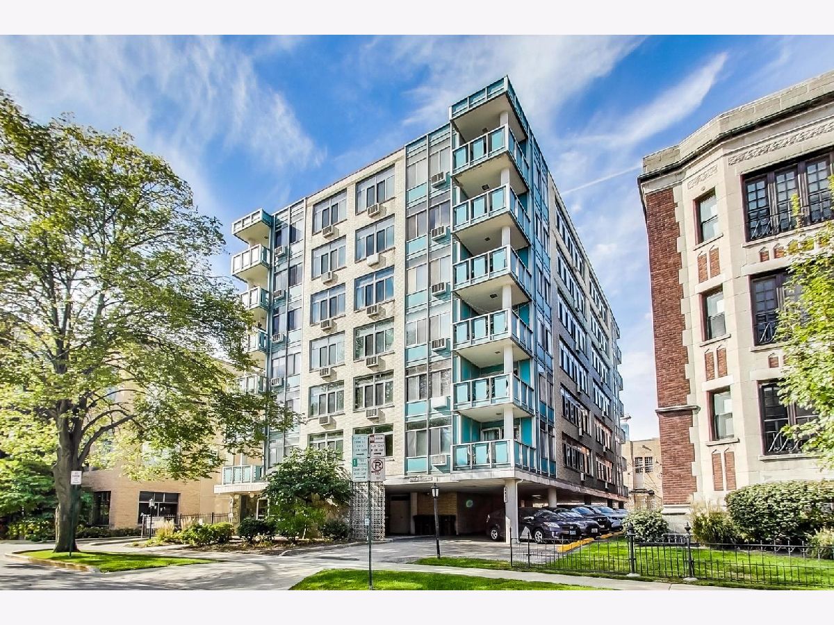 Condominiums Sold Grove Towers Oak Park Illinois, 169 Grove