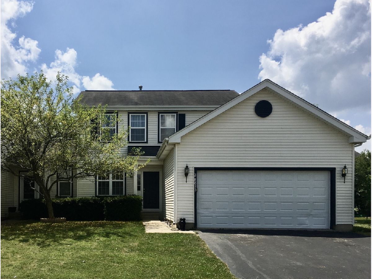 Homes & Townhomes & Condos Rented Lakemoor Farms Lakemoor Illinois, 28813 Bakers