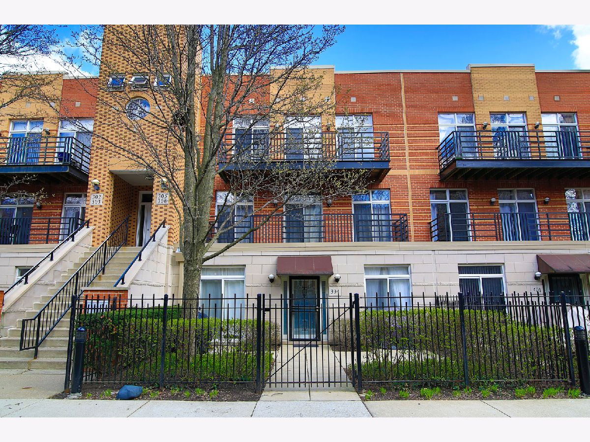Townhomes & Condos Sold Shakespeare Court Chicago Illinois, 1033 46th
