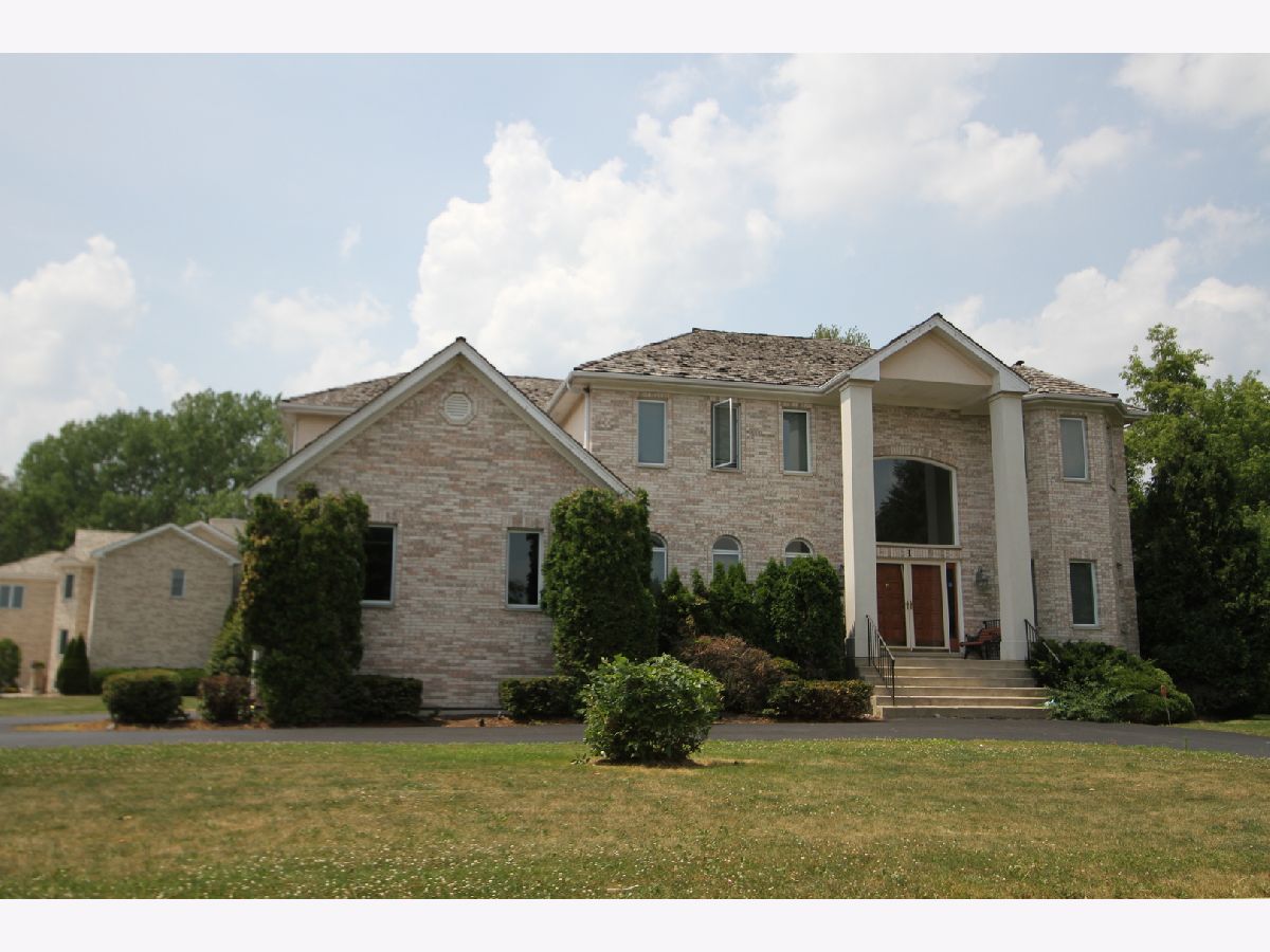 Homes Rented Woodland Estates Hawthorn Woods Illinois, 1 Enclave