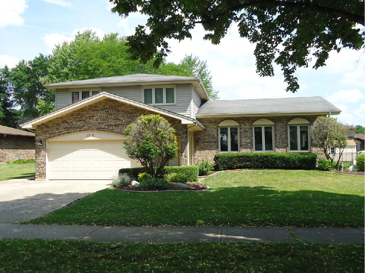 Homes Sold Regency Grove Downers Grove Illinois, 1310 68th