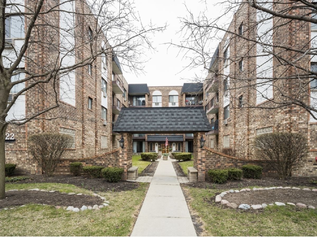Condominiums Sold Carriage Walk Des Plaines Illinois, 722 Graceland