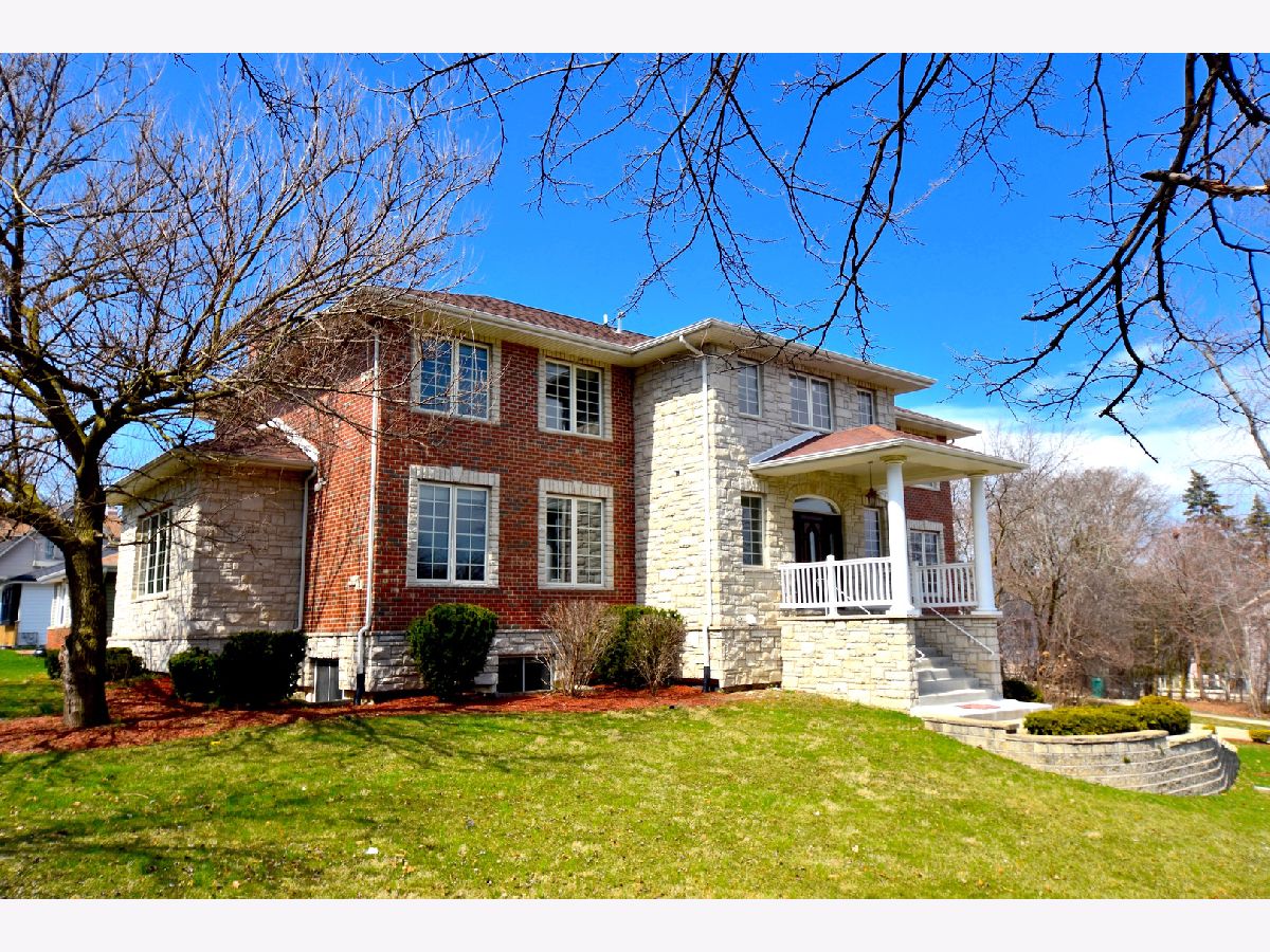 Homes & Condos & Townhomes Sold Mcintosh Westmont Illinois, 240 55th