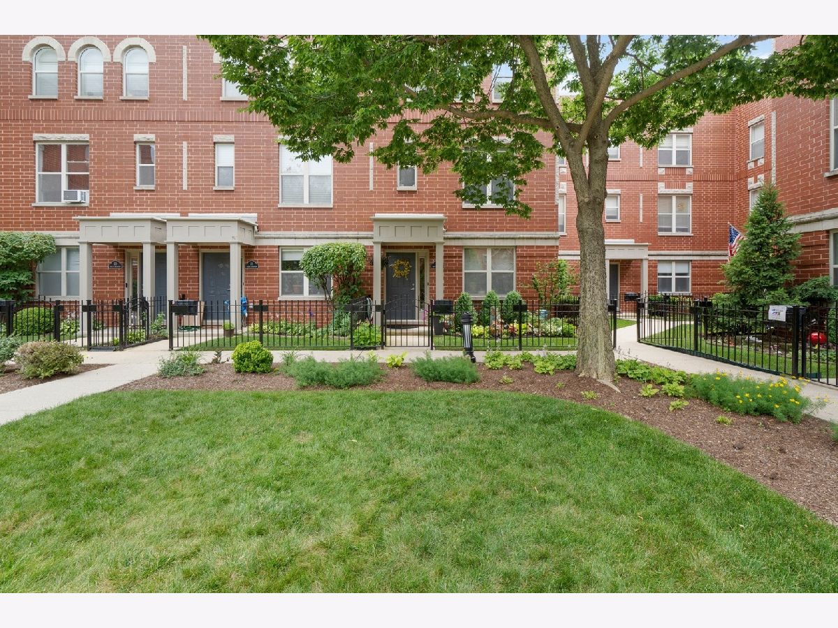 Townhomes Sold Greenview On The Park Chicago Illinois, 4646 Greenview